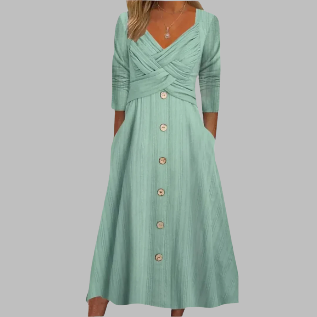 Veronika | Elegant Formende Kjole med Knapper og Diagonale Accenter