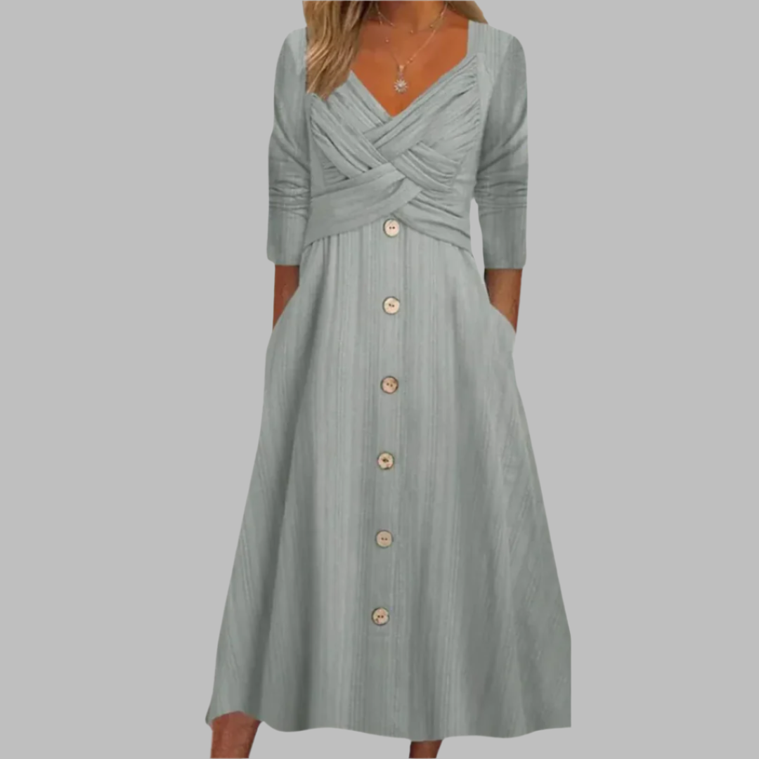 Veronika | Elegant Formende Kjole med Knapper og Diagonale Accenter