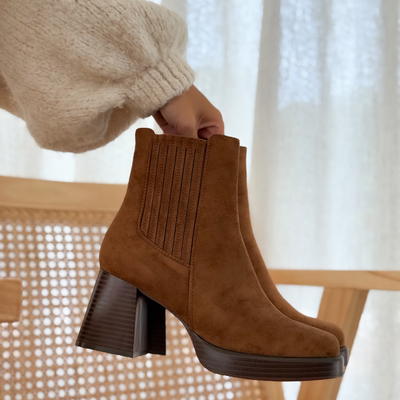 Selene | Elegant Camel Boots in Timeless Design