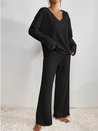 ELARA | Two-Piece Knit Set in Modern Design