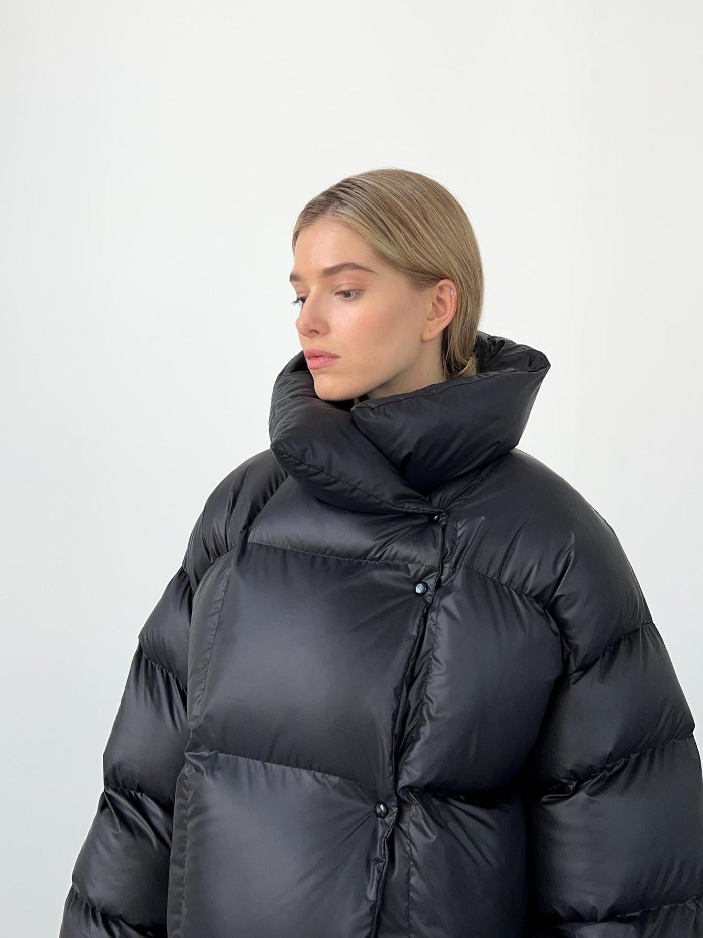 Maya | Trendy Bomber Jacket with Hood and Zipper