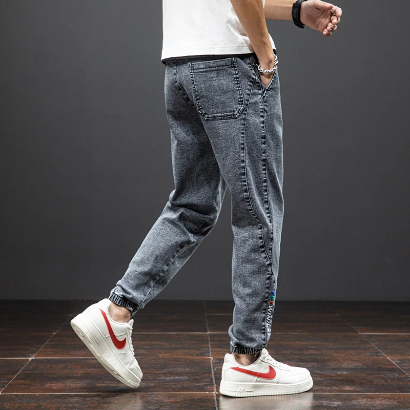 Jason | Cargo Jeans in Denim for Cool Casual Looks and Comfort