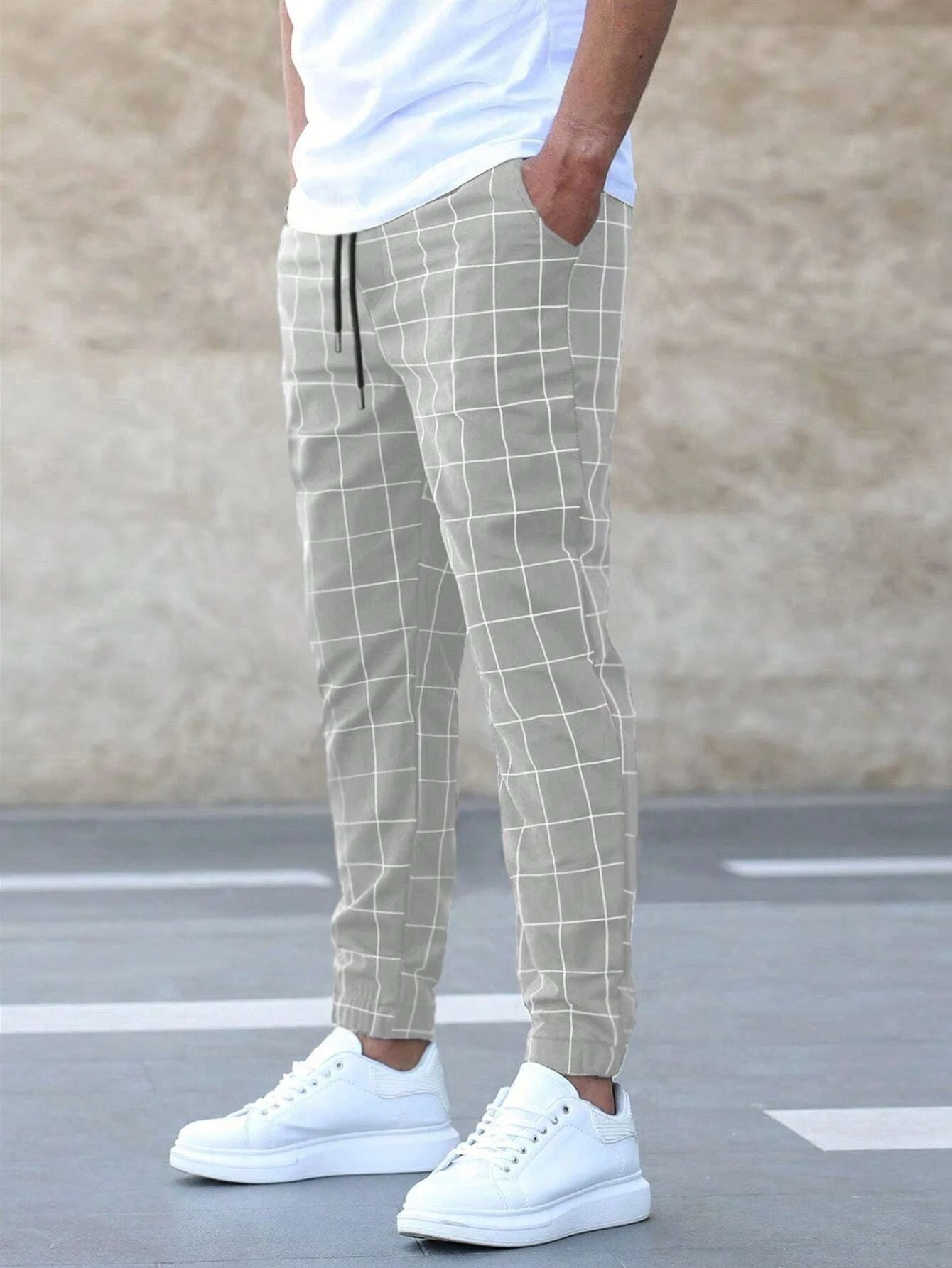 Comfortable Leisure Pants for Men in Modern Cut