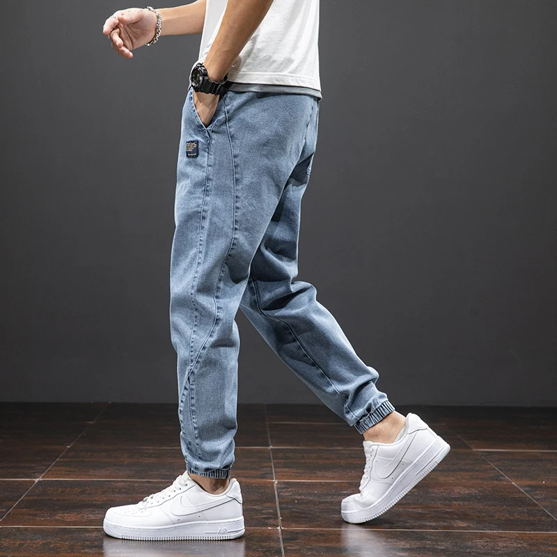 Jason | Cargo Jeans in Denim for Cool Casual Looks and Comfort