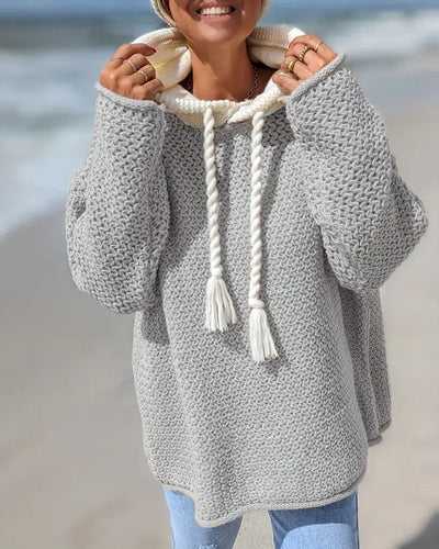 AURELIA | Hoodie with Youthful Colorblock Design