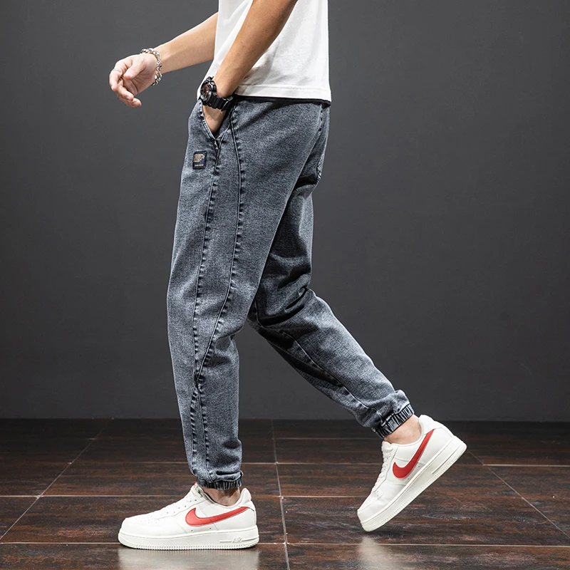 Jason | Cargo Jeans in Denim for Cool Casual Looks and Comfort