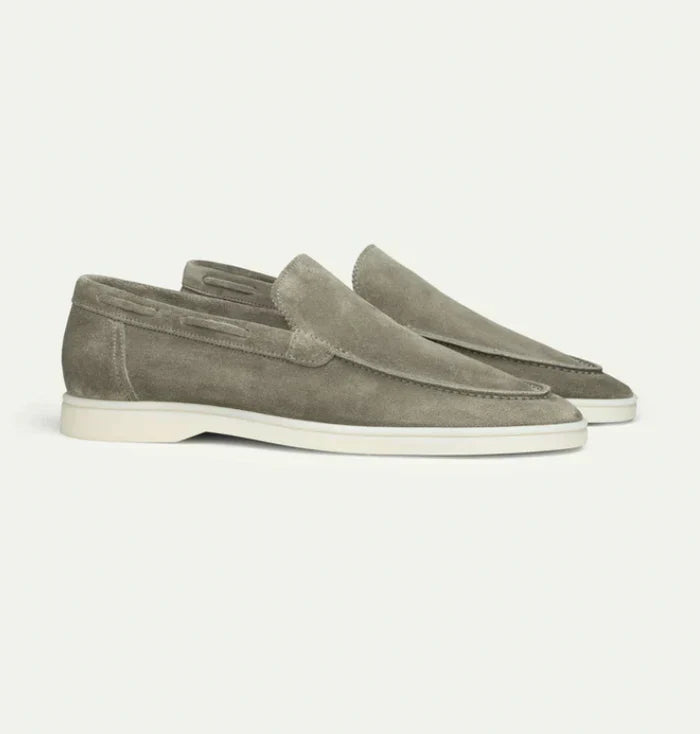 Old Money Classic Suede Loafers for Style-Conscious Men