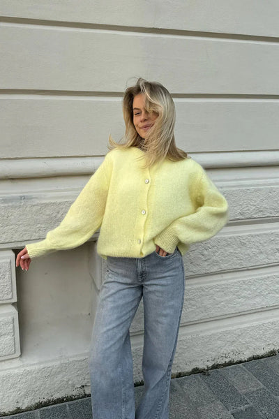 Clara | Comfortable Women’s Cardigan with Modern Cut