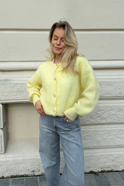 Clara | Comfortable Women’s Cardigan with Modern Cut