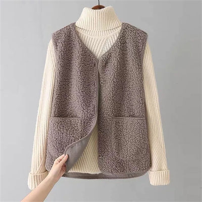 Isolde | Classic Cardigan for Timeless Style