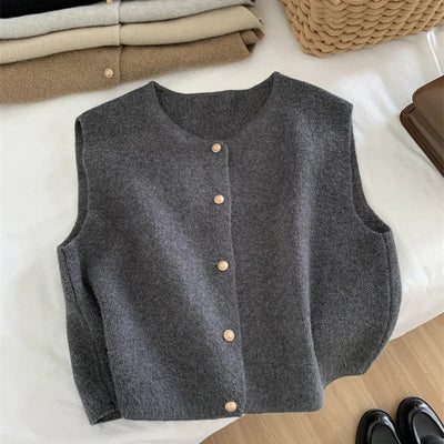Elegant Women's Vest in Knit Design with Buttons