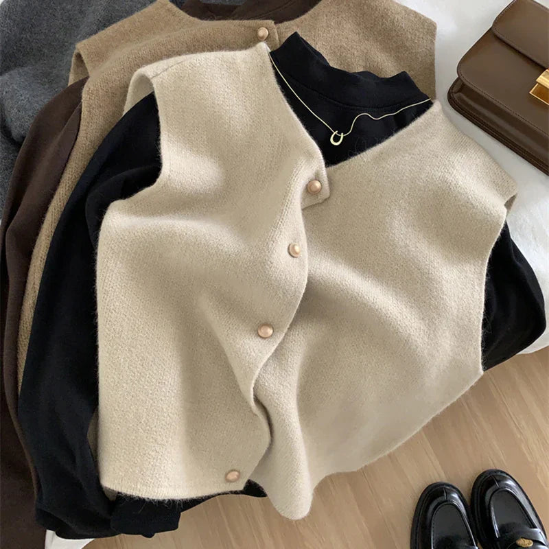 Elegant Women's Vest in Knit Design with Buttons