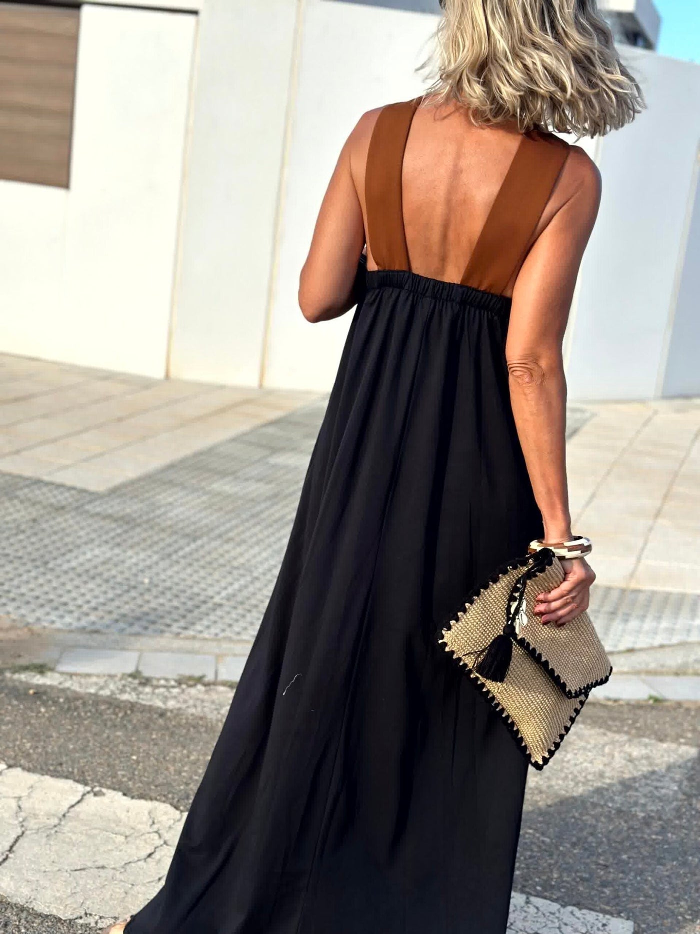 ARLETTE | Elegant Dress with Open Back Design