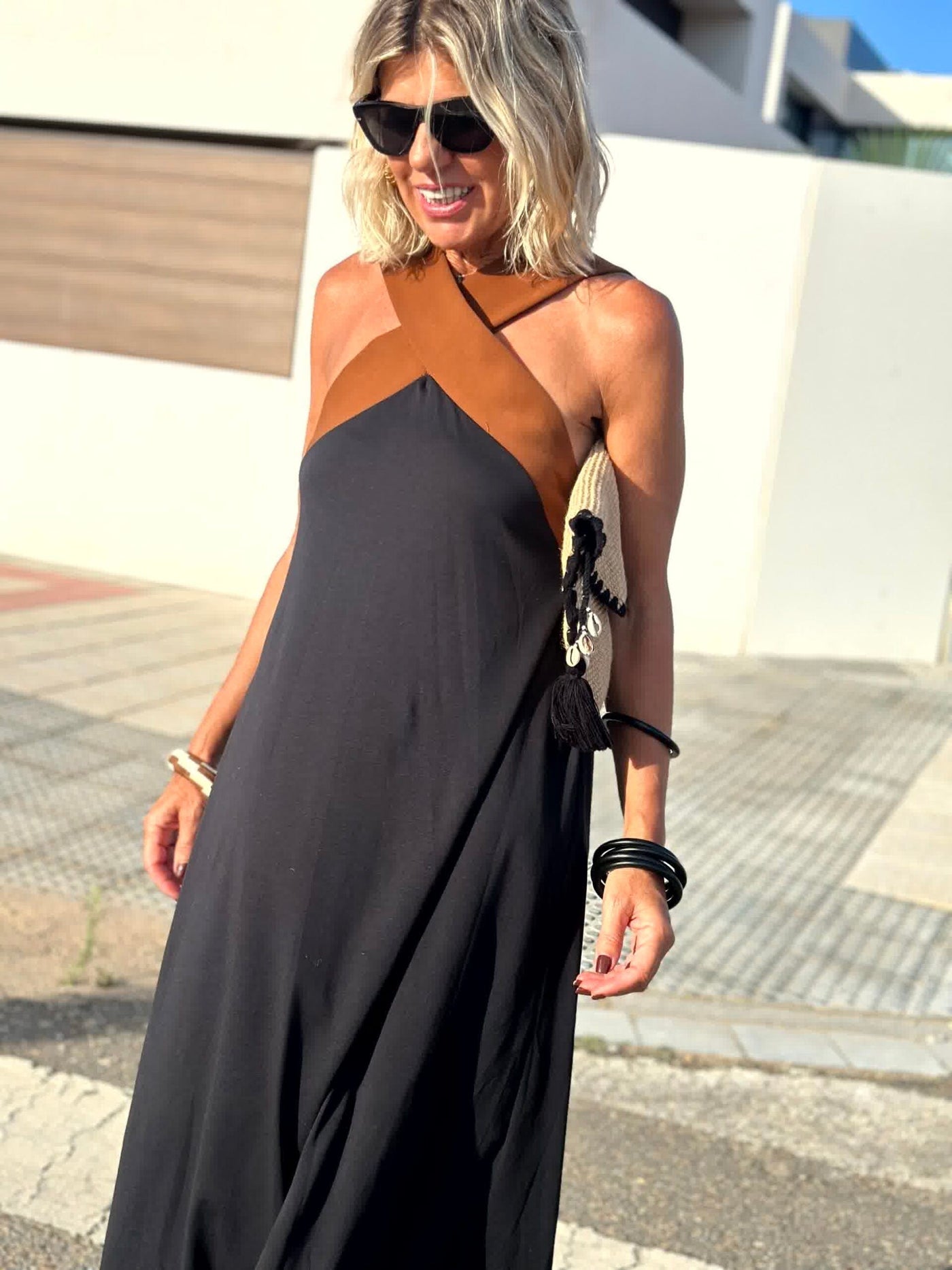 ARLETTE | Elegant Dress with Open Back Design