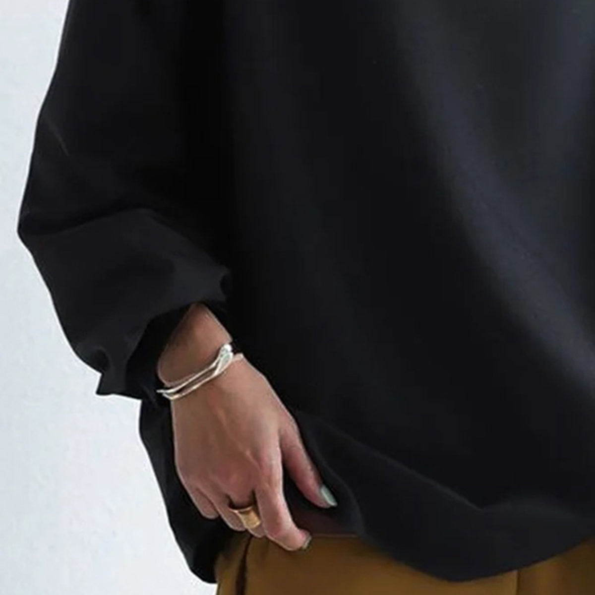 Ivy | Warm Sweater with High Neckline Design