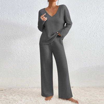 Clara | Two-Piece Women’s Set with Modern Style
