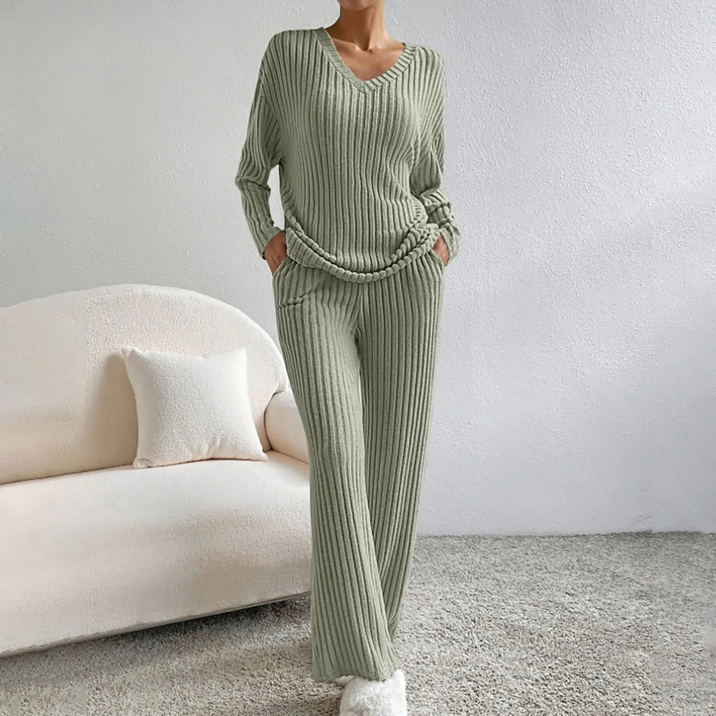 ELARA | Two-Piece Knit Set in Modern Design
