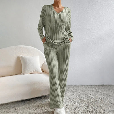 ELARA | Two-Piece Knit Set in Modern Design
