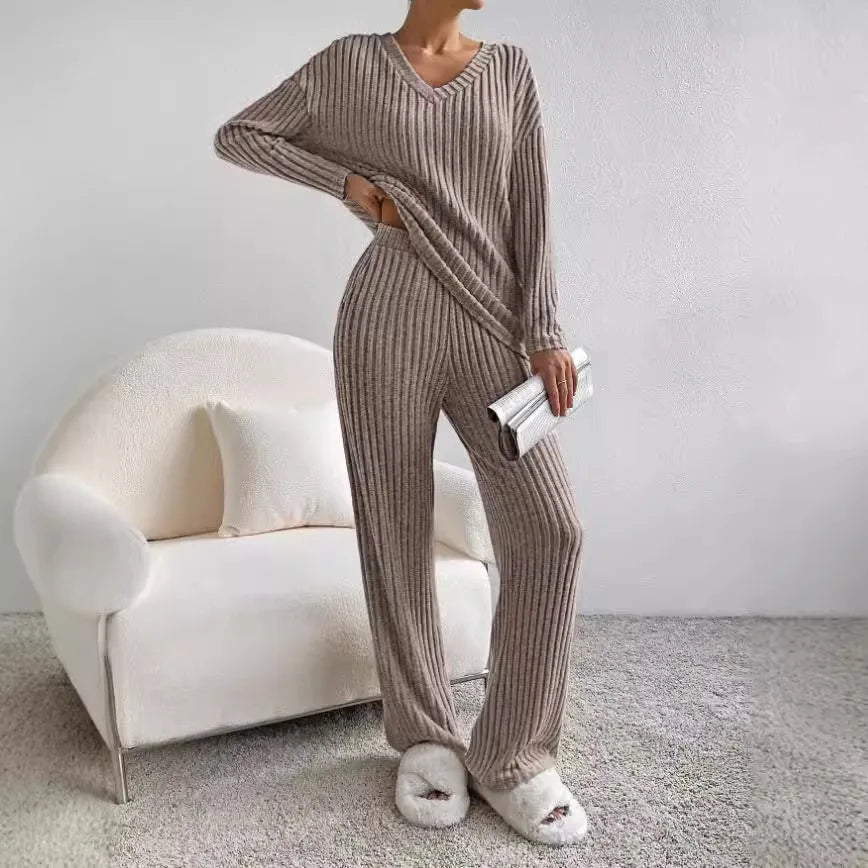 ELARA | Two-Piece Knit Set in Modern Design