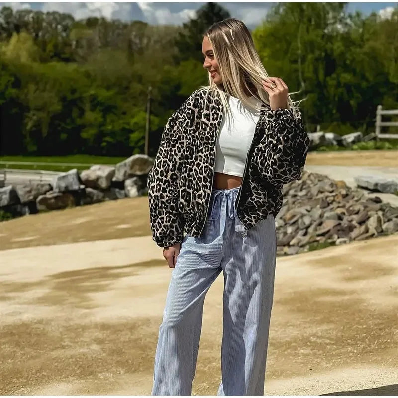 ISOLDE | Trendy Bomber Jacket in Modern Leopard Print