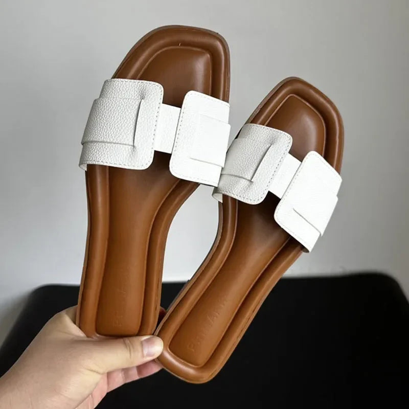 Helen | Flat Sandals for Stylish Summer Looks