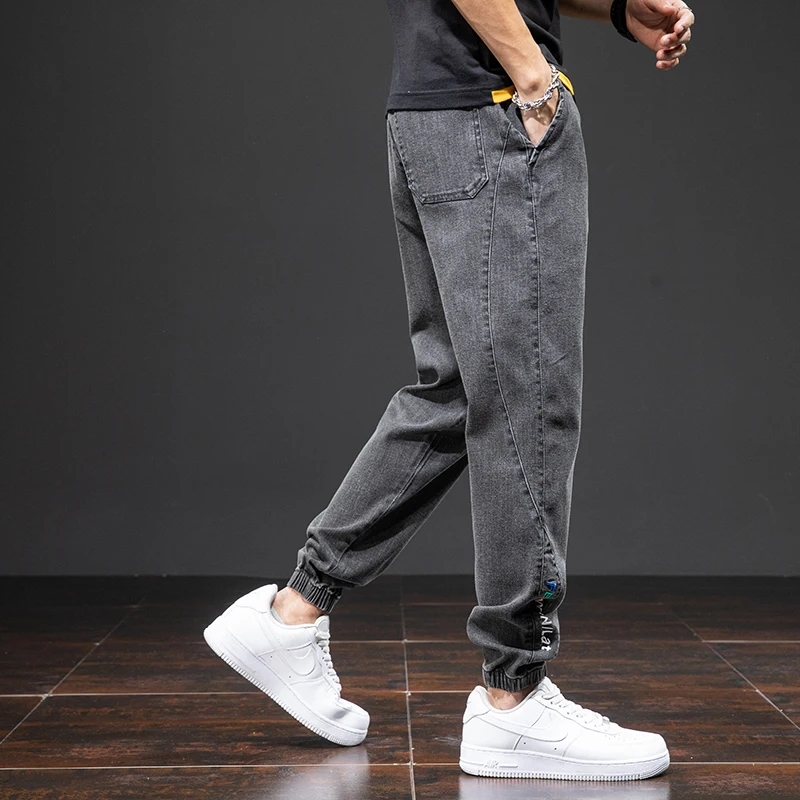Jason | Cargo Jeans in Denim for Cool Casual Looks and Comfort