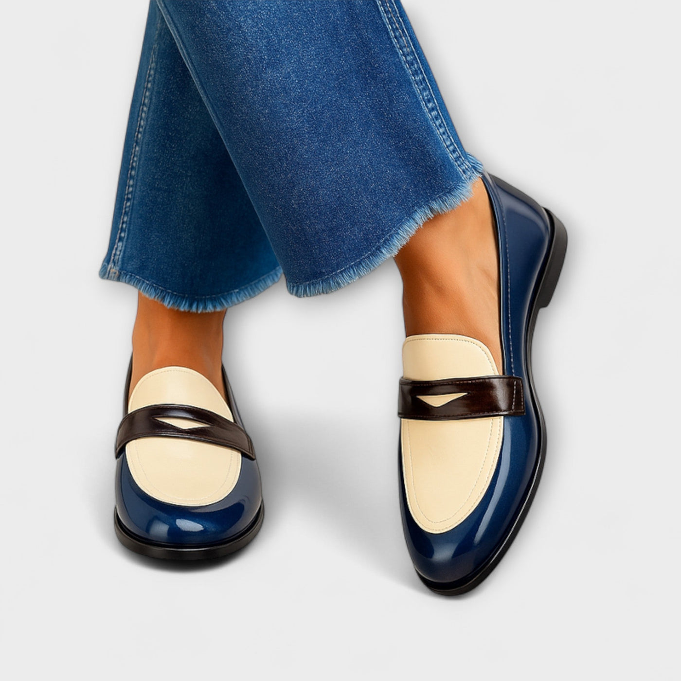 Nina | Stylish Women’s Slippers with Contrast Design