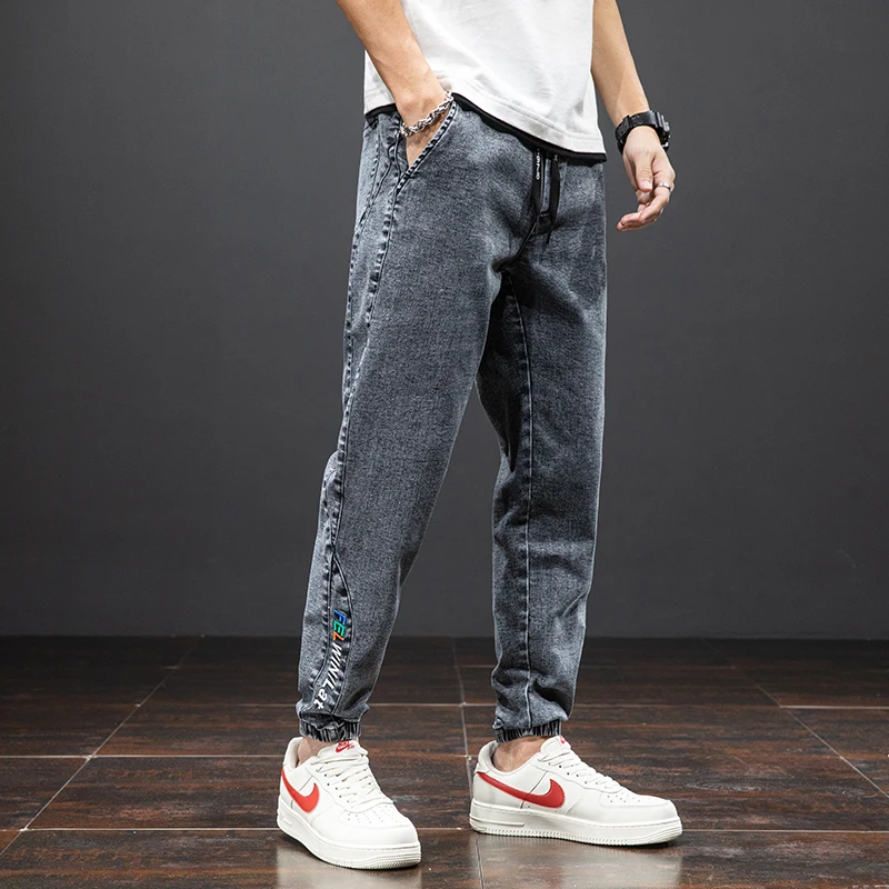 Jason | Cargo Jeans in Denim for Cool Casual Looks and Comfort