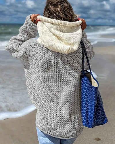 AURELIA | Hoodie with Youthful Colorblock Design