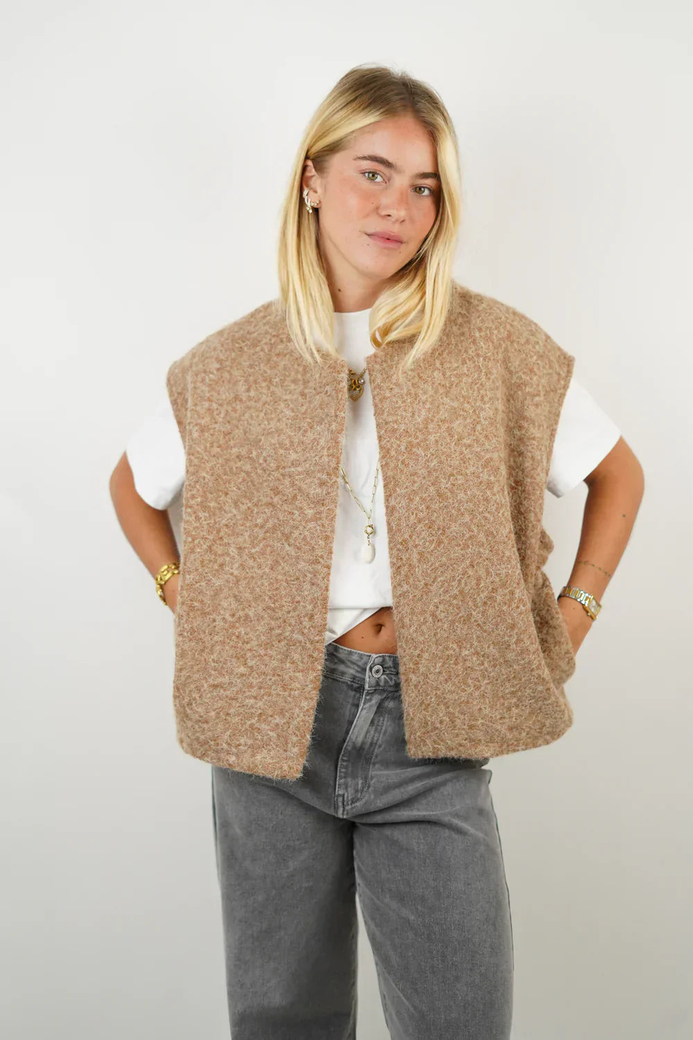 Mia | Sleeveless Vest with Many Practical Pockets