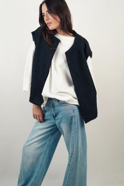 Mia | Sleeveless Vest with Many Practical Pockets