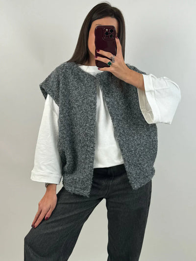 Mia | Sleeveless Vest with Many Practical Pockets