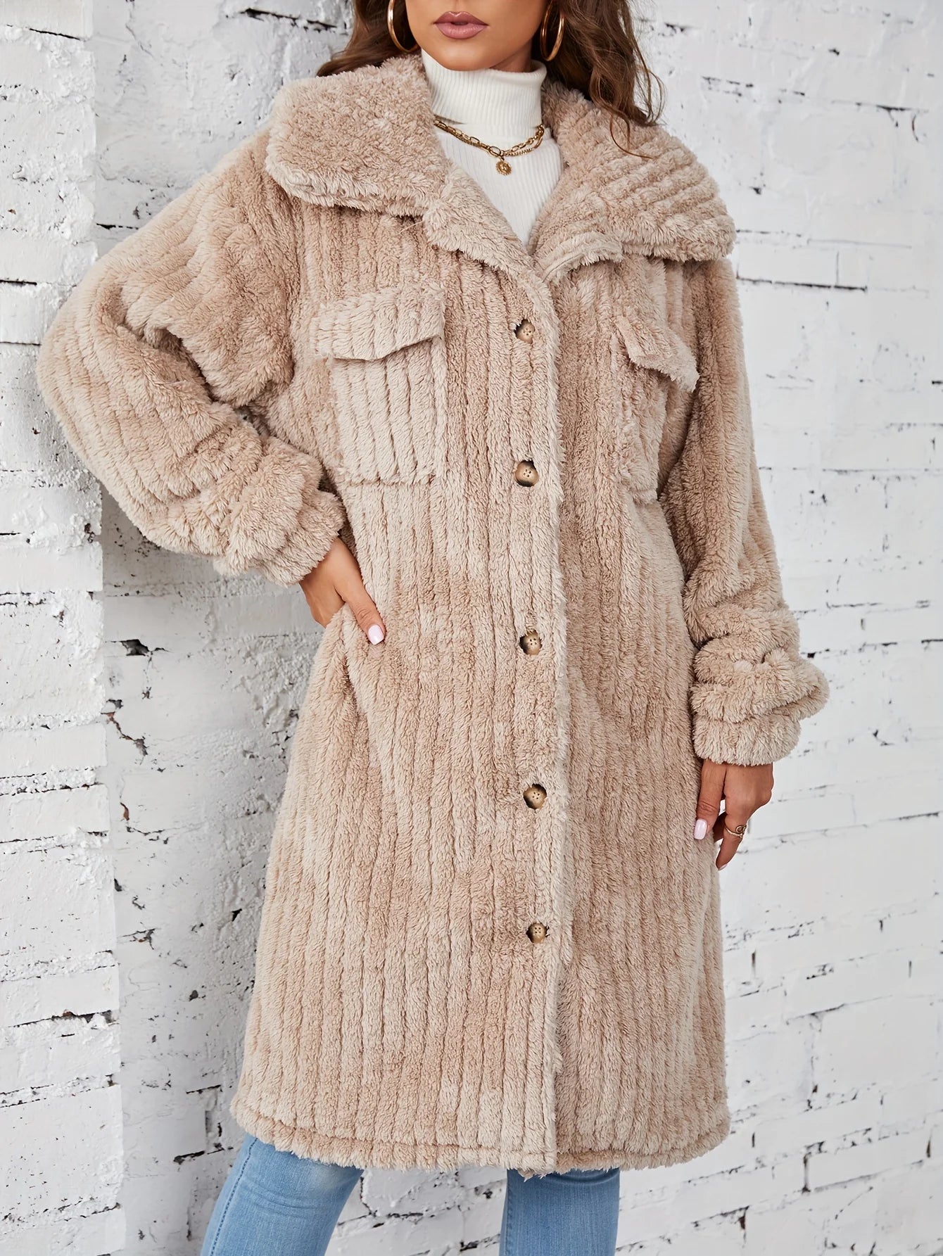 Liesa | Effortlessly Cozy Mid-Length Fuzzy Coat with Button Closure Outerwear