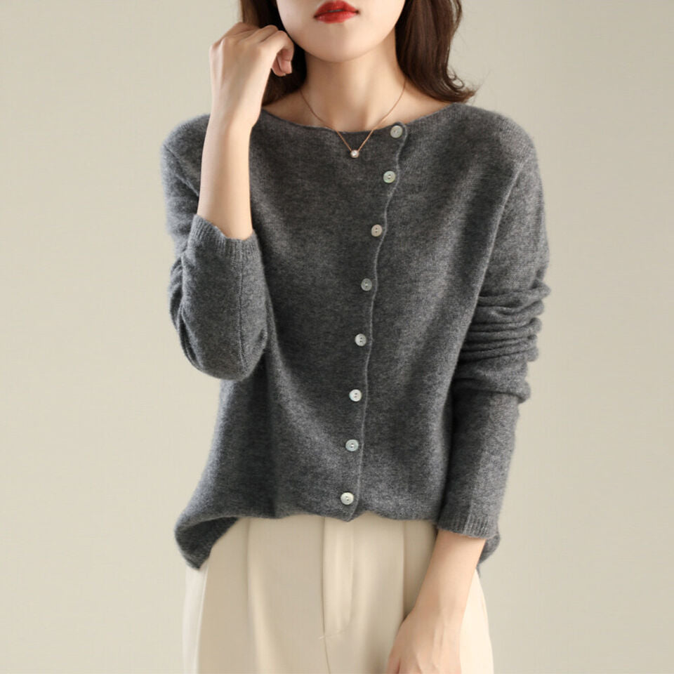 Luana | Elegant Cardigan with Button Closure