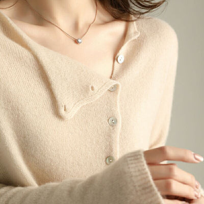 Luana | Elegant Cardigan with Button Closure