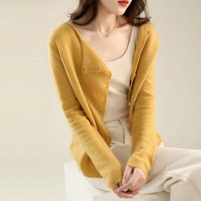 Luana | Elegant Cardigan with Button Closure