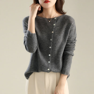 Luana | Elegant Cardigan with Button Closure