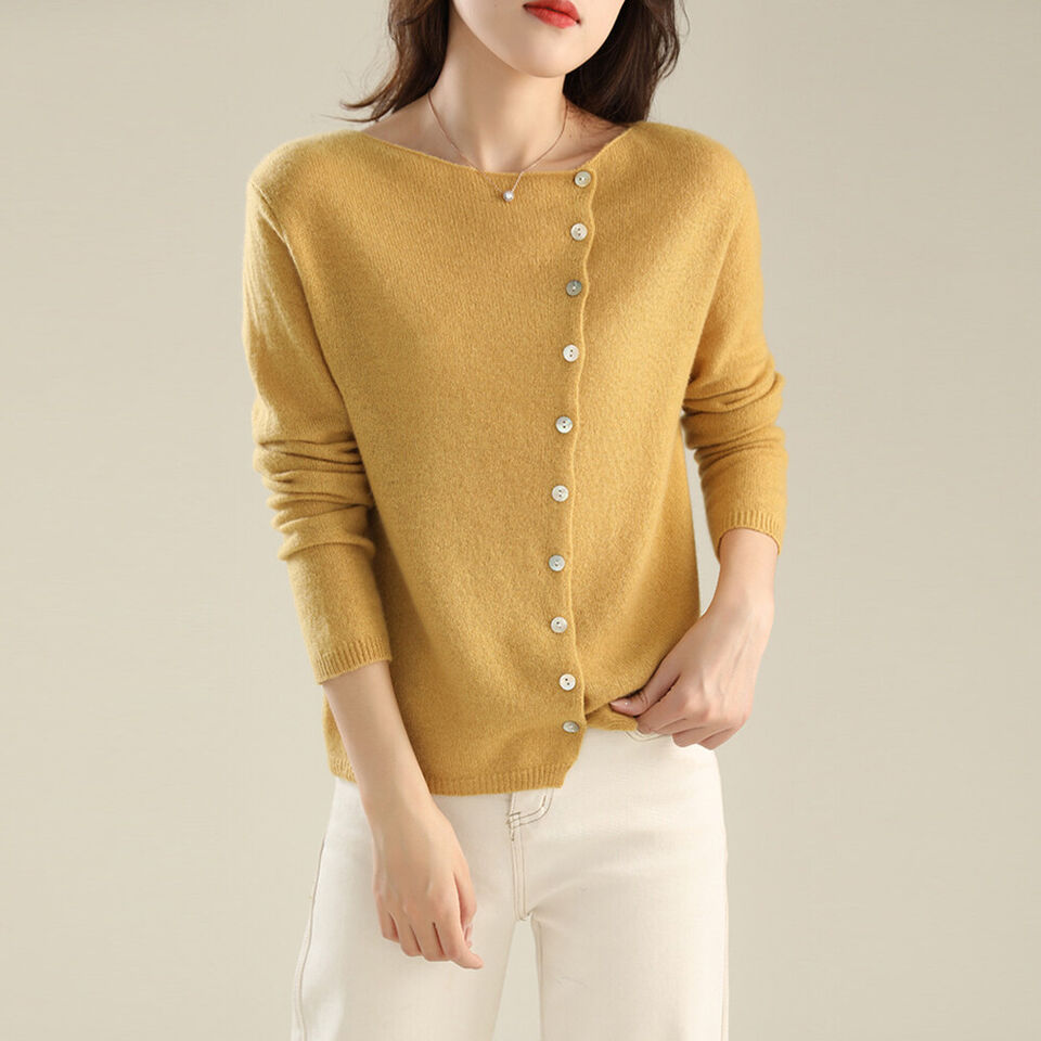 Luana | Elegant Cardigan with Button Closure