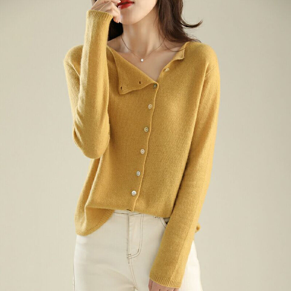 Luana | Elegant Cardigan with Button Closure