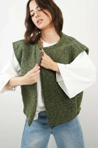 Mia | Sleeveless Vest with Many Practical Pockets