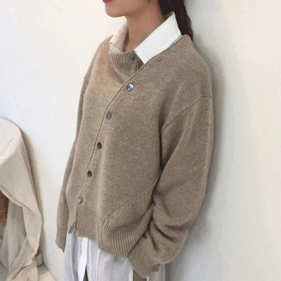 Fia | Comfortable Vest with Playful Button Closure