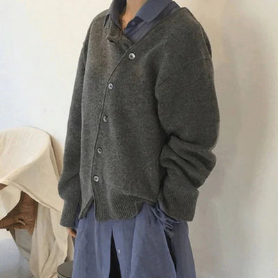 Fia | Comfortable Vest with Playful Button Closure